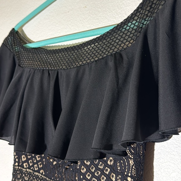 Tadashi Shoji Runway Dress black size 4 - Picture 2 of 13